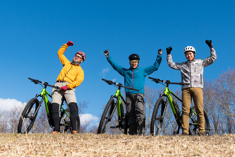 初学者也能安心体验附电动助力的山地自行车！<br>尽享绿色季节的滑雪场！